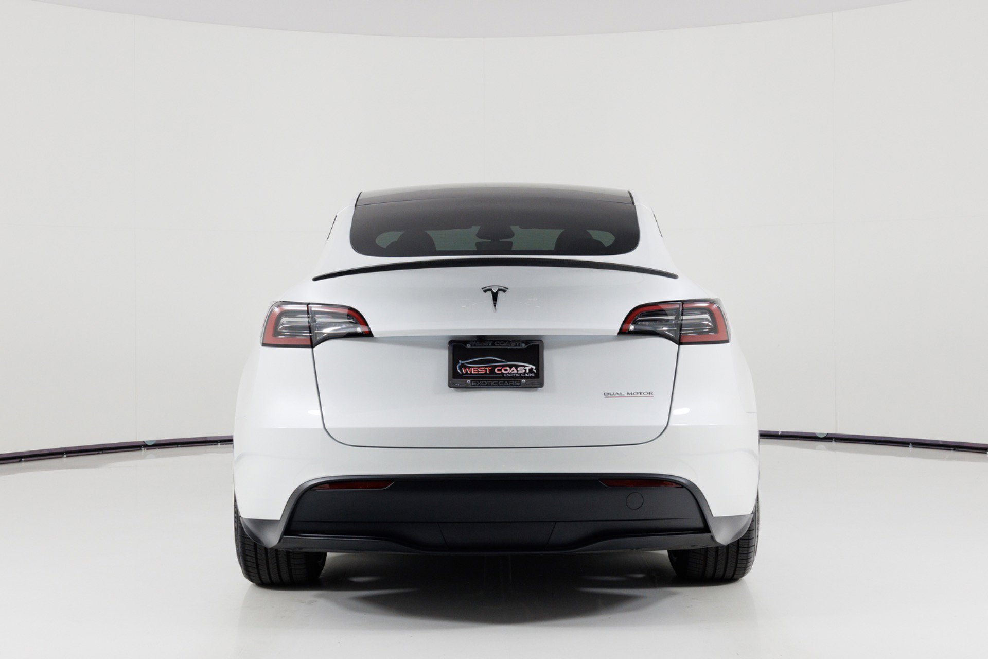 Used 2023 Tesla Model Y Performance AWD/4WD image 4