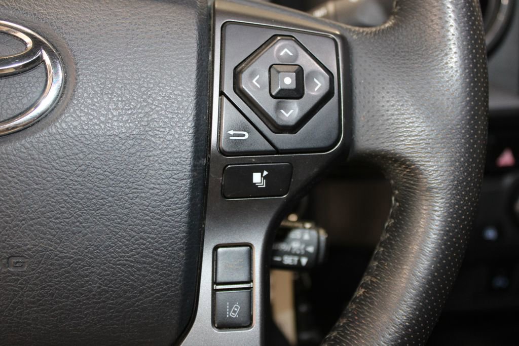 Used 2020 Toyota Tacoma TRD Off-Road w/ TRD Premium Off Road Package AWD/4WD image 44