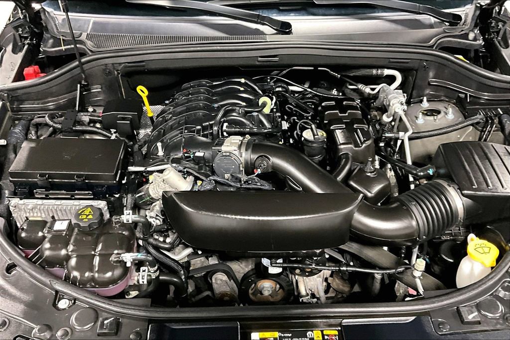 Used 2025 Dodge Durango GT image 12