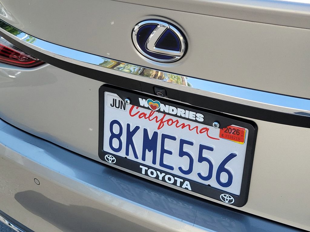 Used 2019 Lexus ES 300h w/ Luxury Package image 10