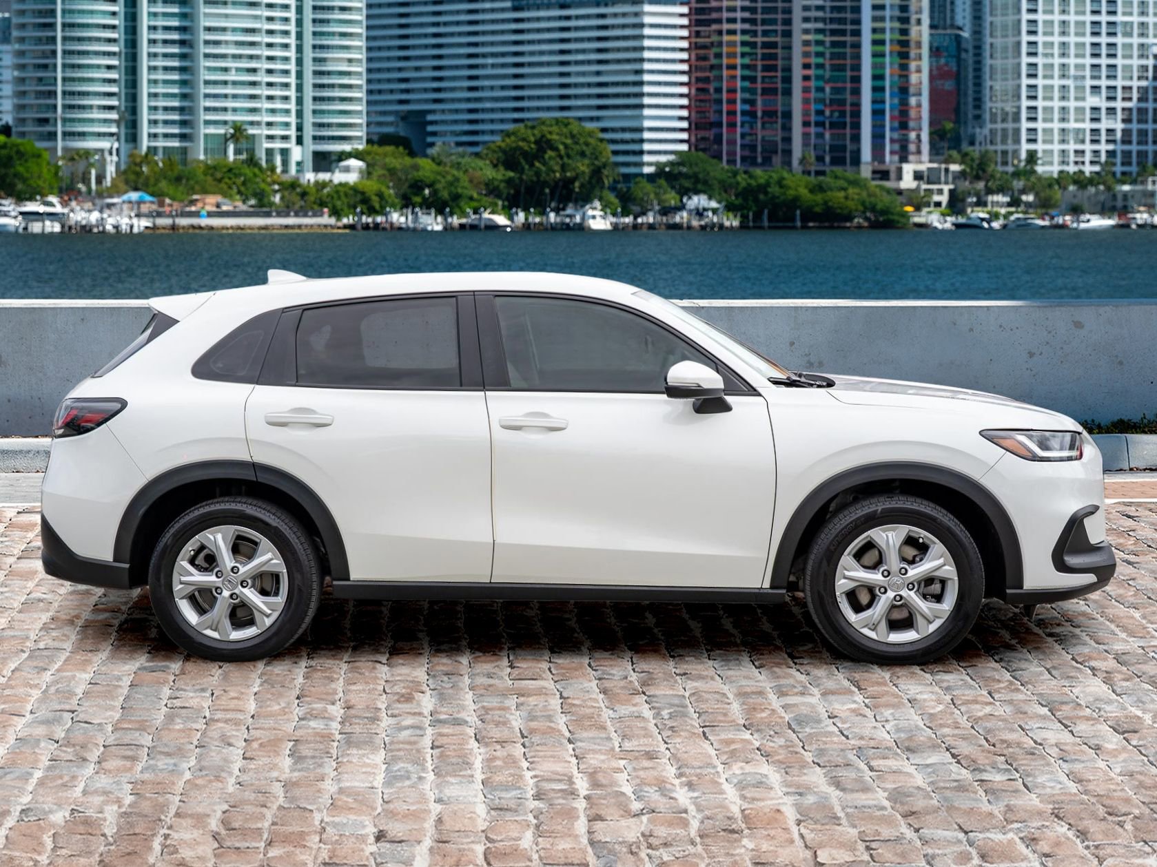 Used 2023 Honda HR-V LX image 4