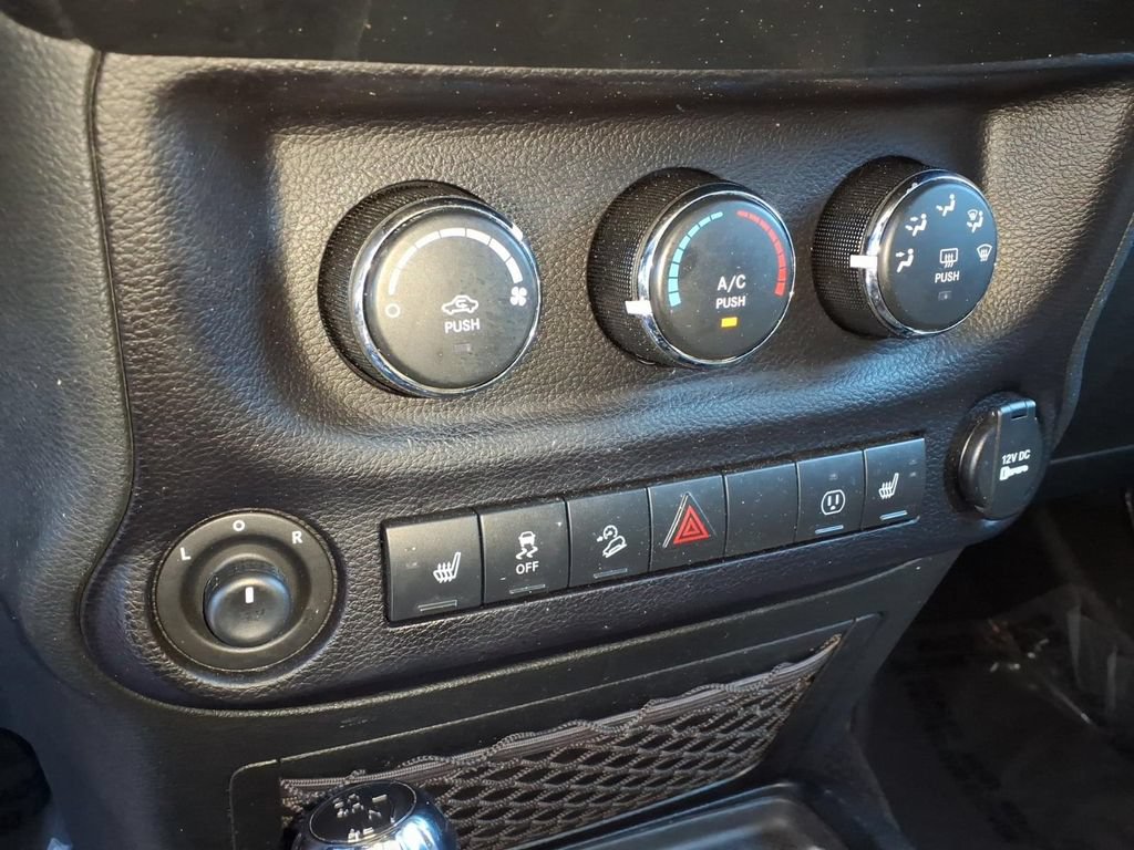Used 2017 Jeep Wrangler Unlimited Sahara w/ Quick Order Package 24E Chief AWD/4WD image 18