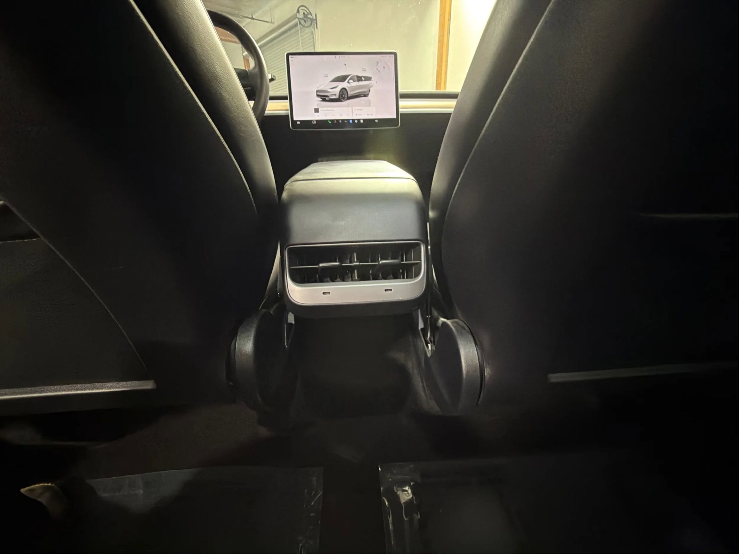 Used 2022 Tesla Model Y Long Range image 16