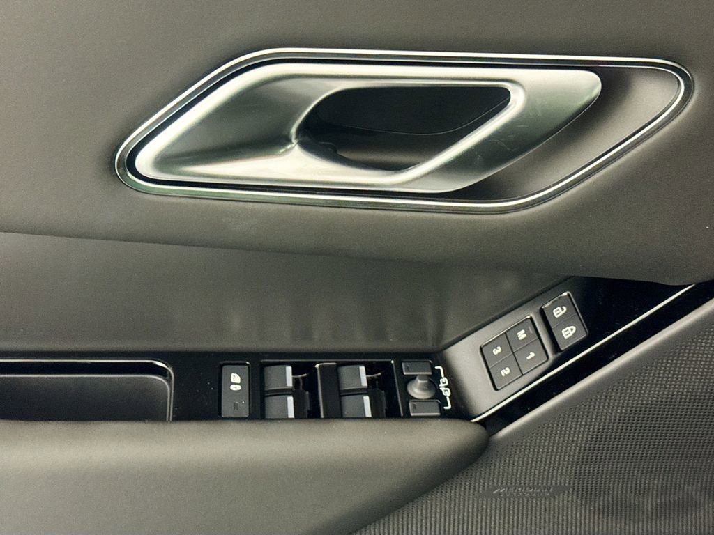 New 2026 Land Rover Range Rover Velar S image 17