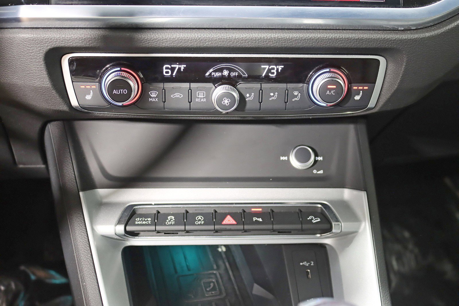 Used 2022 Audi Q3 2.0T Premium Plus image 24