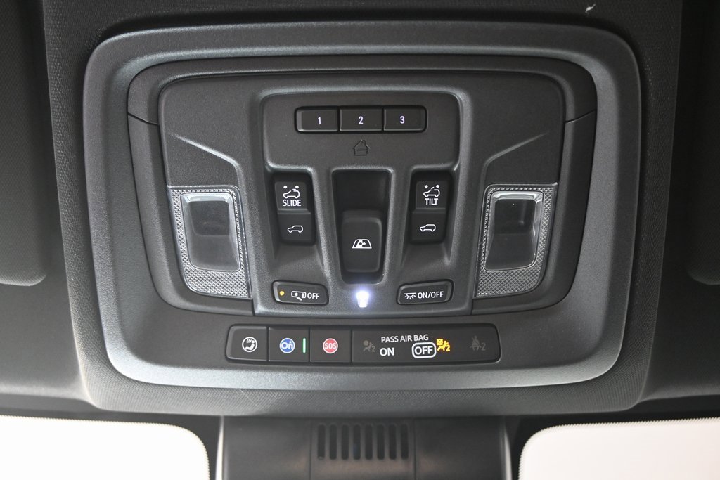 Used 2025 Chevrolet Silverado 2500 ZR2 w/ Technology Package image 34