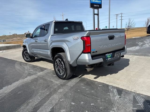 Used 2024 Toyota Tacoma TRD Sport AWD/4WD image 5