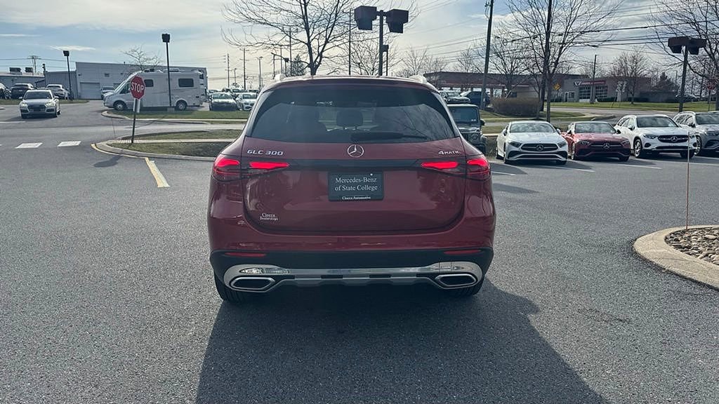 Used 2023 Mercedes-Benz GLC 300 4MATIC image 4