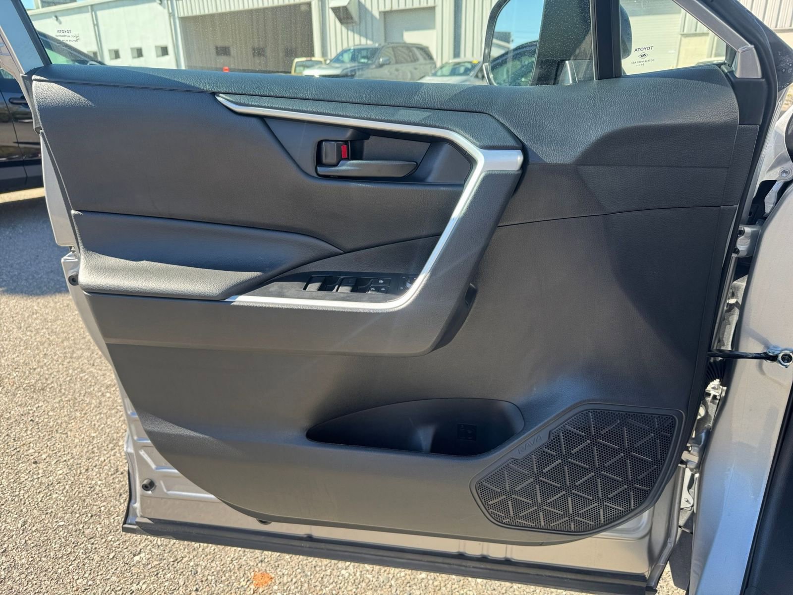 Used 2025 Toyota RAV4 LE image 20