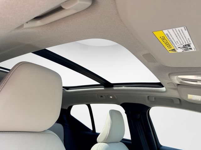 Certified 2024 Volvo XC40 B5 Core AWD/4WD image 19