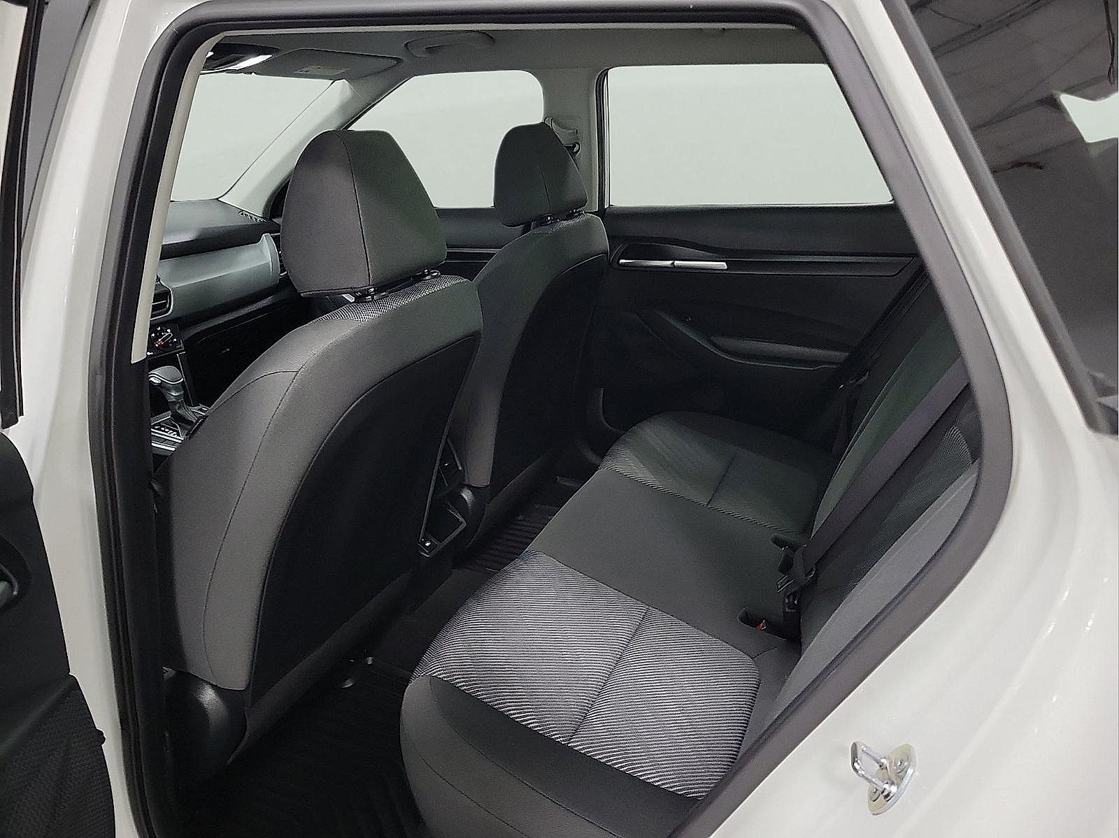 Used 2026 Kia Seltos LX AWD/4WD image 8