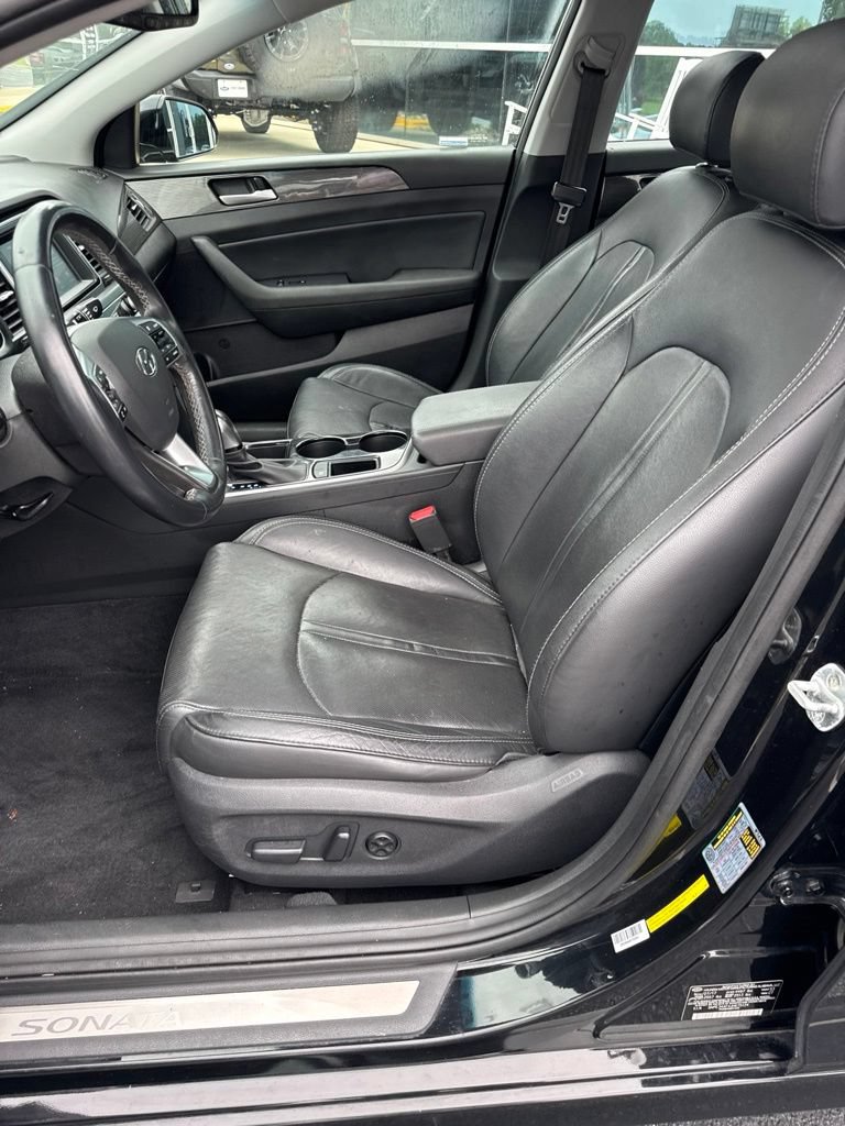 Used 2018 Hyundai Sonata Limited w/ Cargo Package FWD image 13