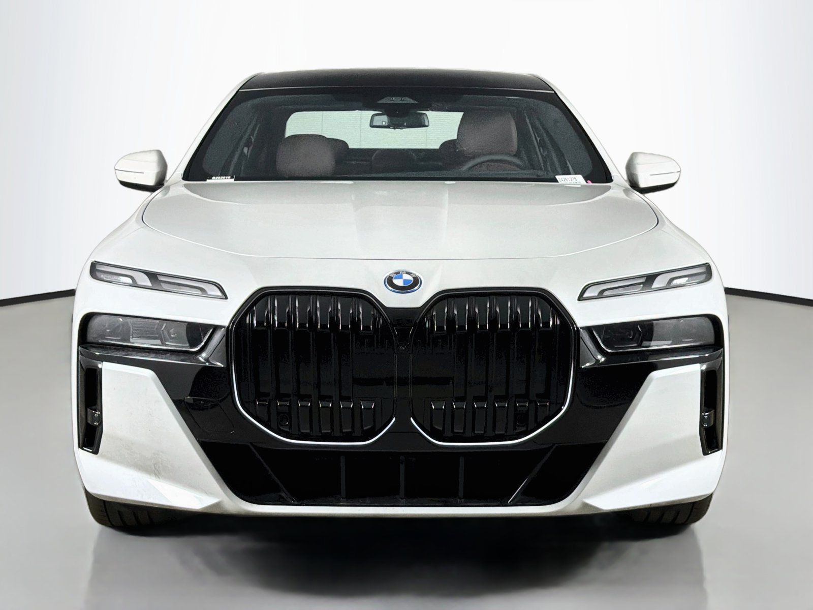 New 2026 BMW 750e xDrive w/ Premium Package AWD/4WD image 2