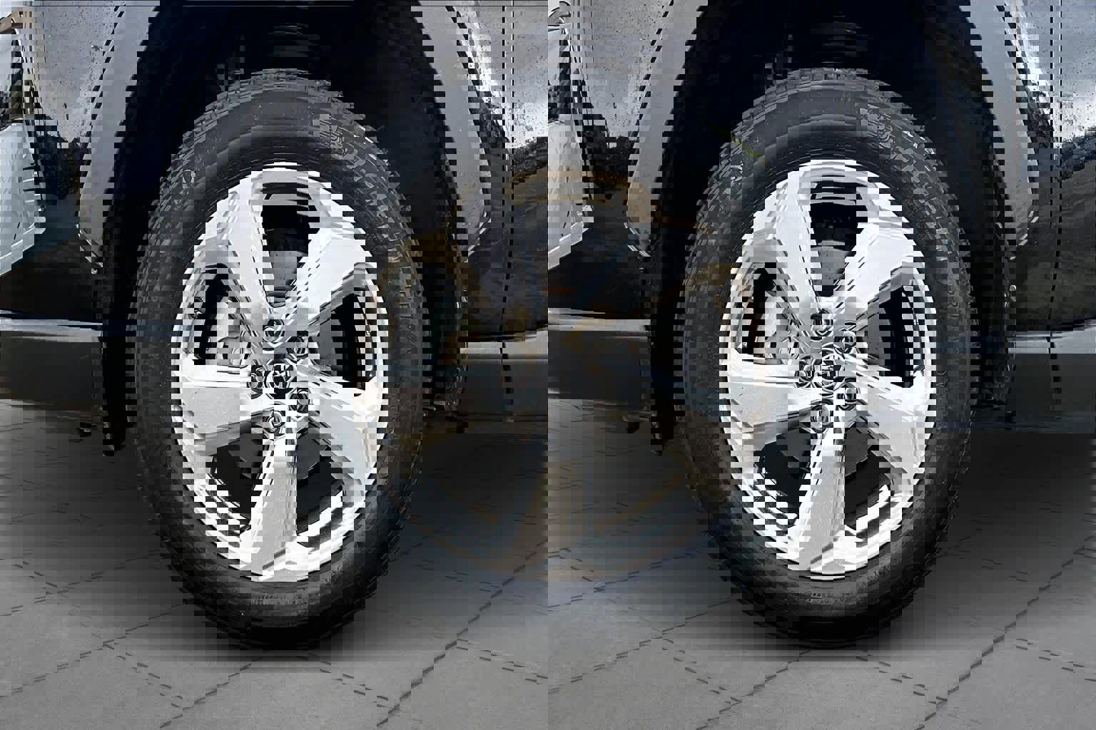 Used 2021 Toyota RAV4 Limited image 11