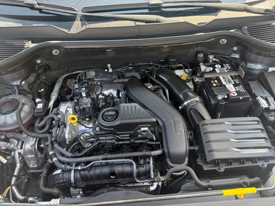 Certified 2023 Volkswagen Taos SE FWD image 16