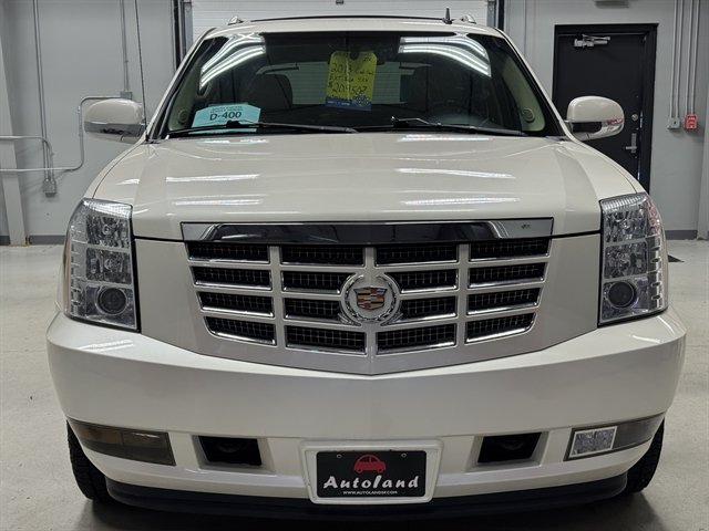 Used 2013 Cadillac Escalade EXT AWD/4WD image 2