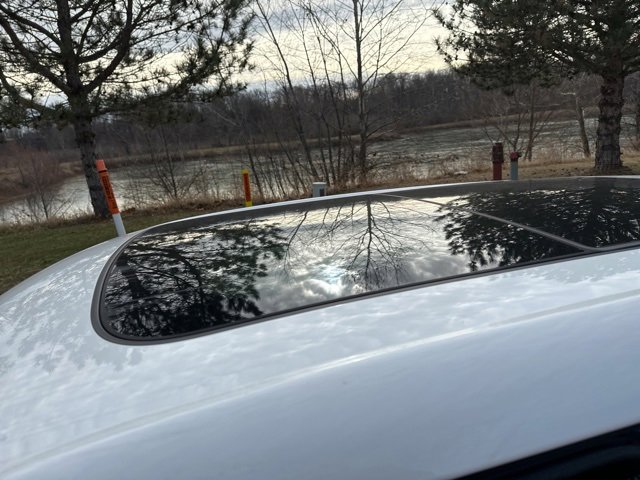 Used 2016 MINI Cooper 4-Door Hardtop image 5