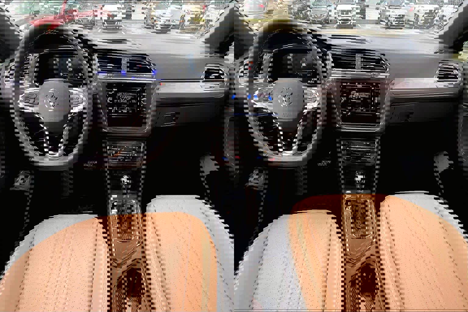 Used 2022 Volkswagen Tiguan SE image 14