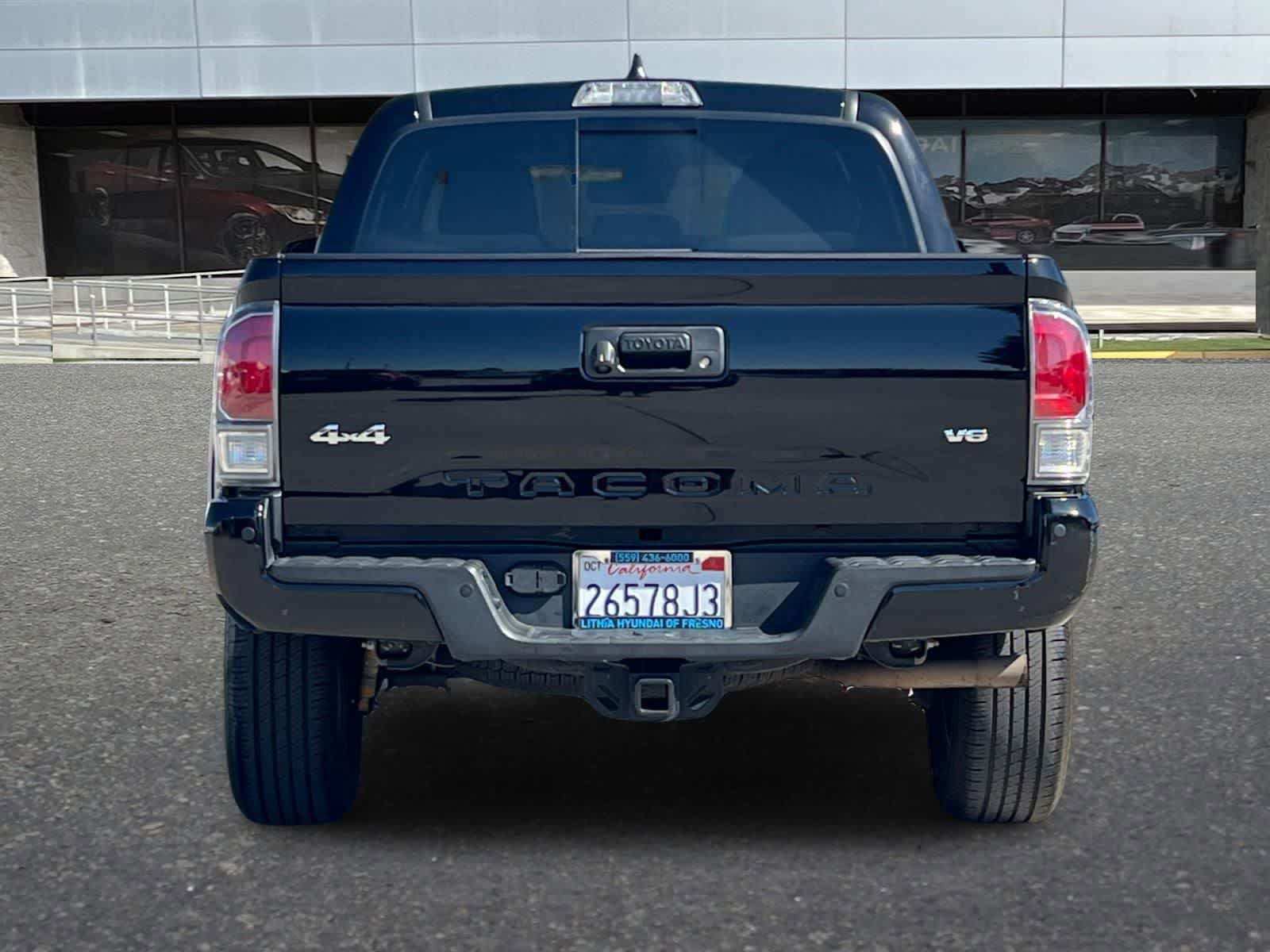 Used 2022 Toyota Tacoma TRD Off-Road w/ Technology Package AWD/4WD image 8