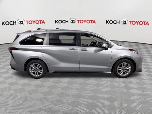 Used 2022 Toyota Sienna Limited AWD/4WD image 19
