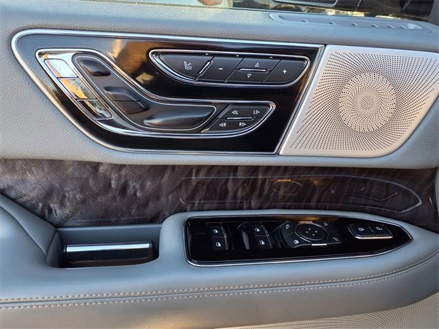 Used 2020 Lincoln Navigator Reserve w/ Luxury Package image 8