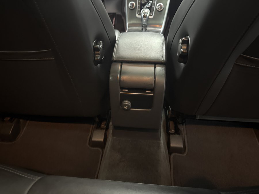 Used 2015 Volvo XC60 T5 AWD/4WD image 18
