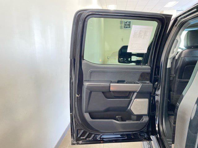 Used 2025 Ford F350 Lariat w/ Black Appearance Package AWD/4WD image 12