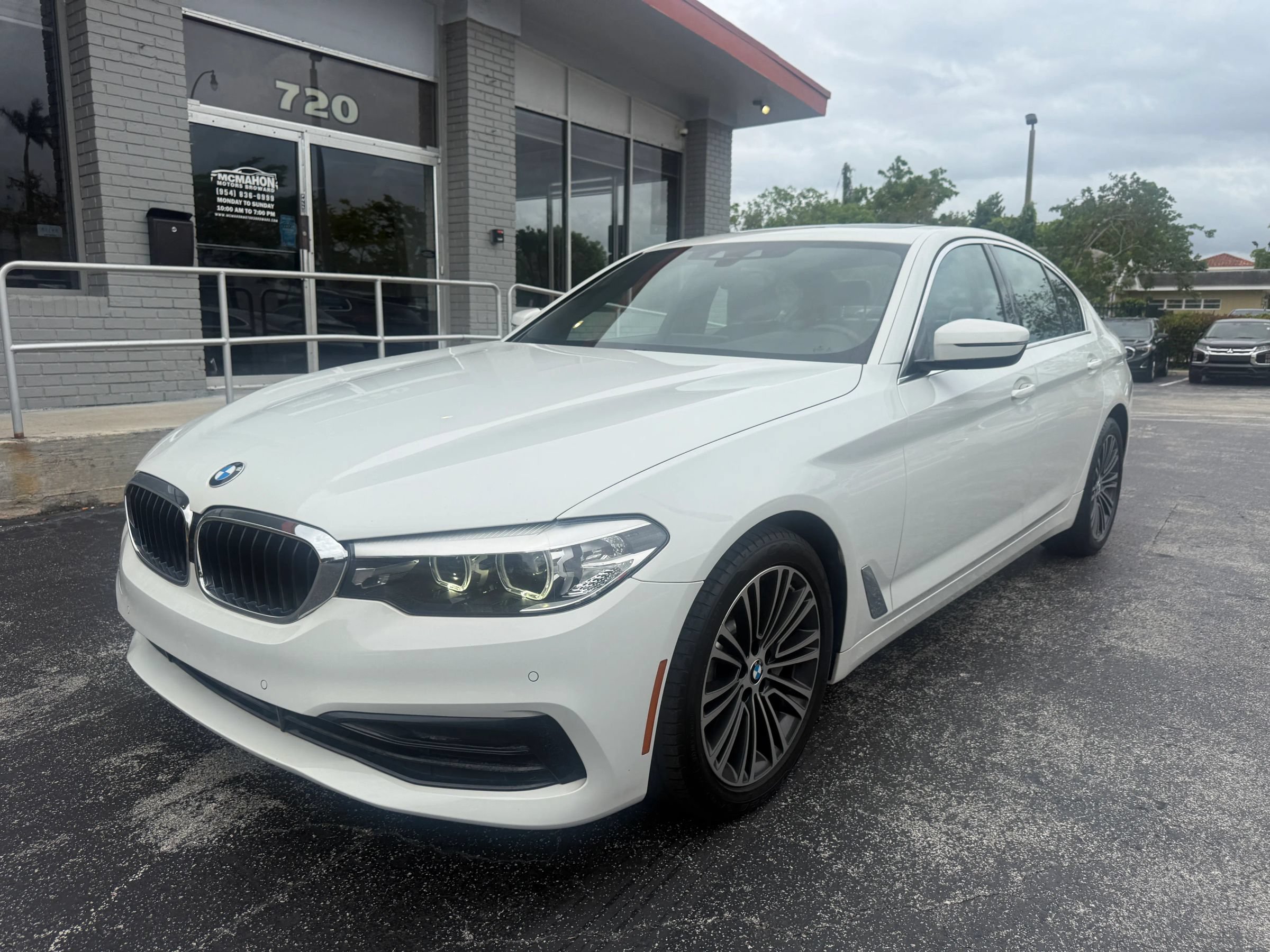 Used 2019 BMW 530i w/ Convenience Package RWD image 1