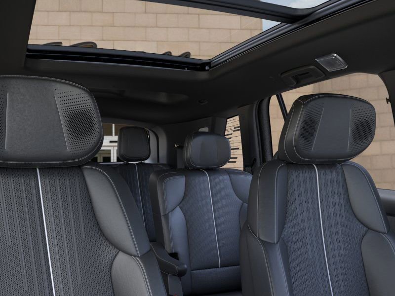 New 2026 Cadillac Vistiq Luxury w/ LPO, Floor Liner Package image 24