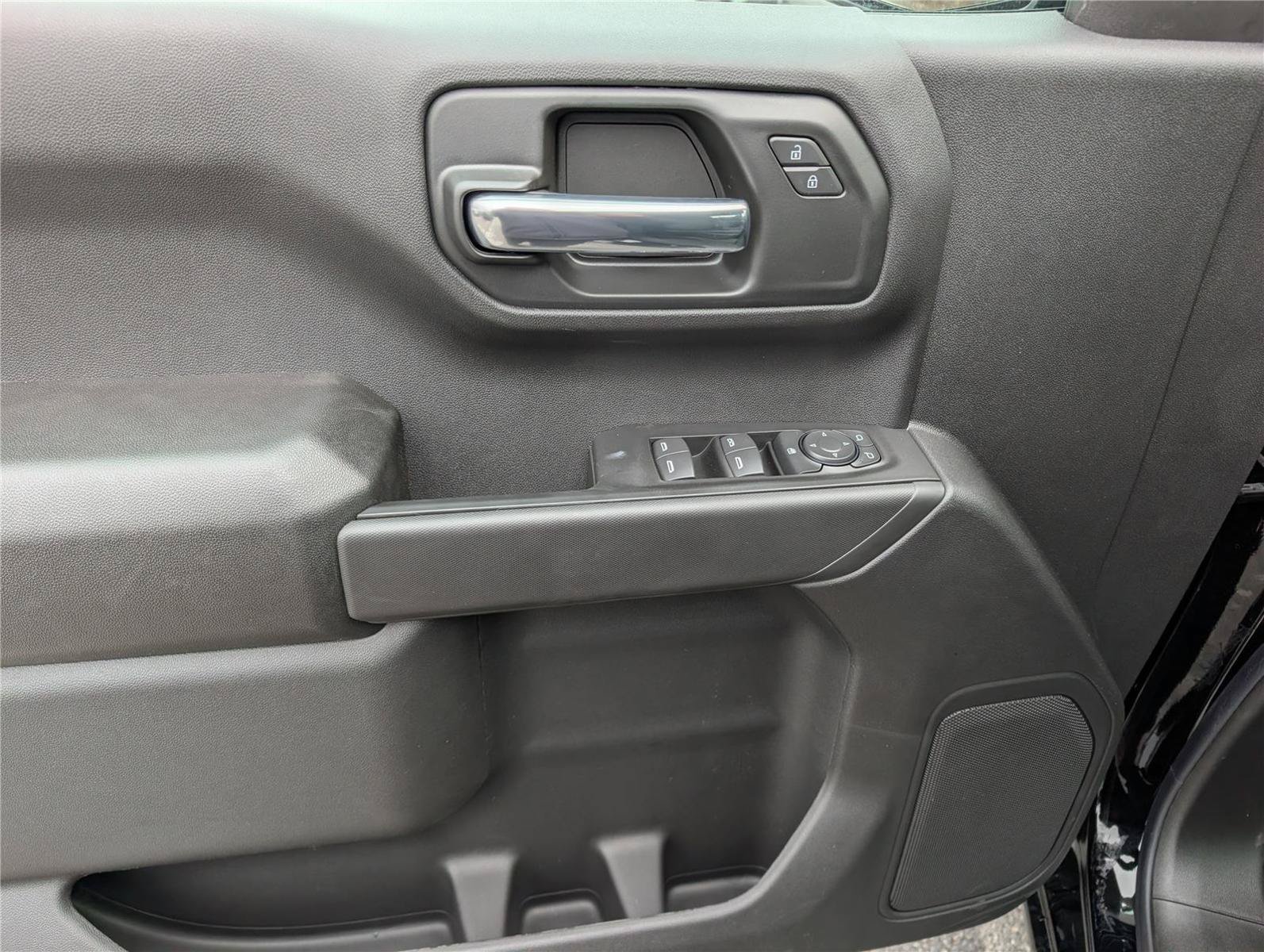New 2026 Chevrolet Silverado 1500 Custom Trail Boss w/ Turbomax Blackout Package AWD/4WD image 16