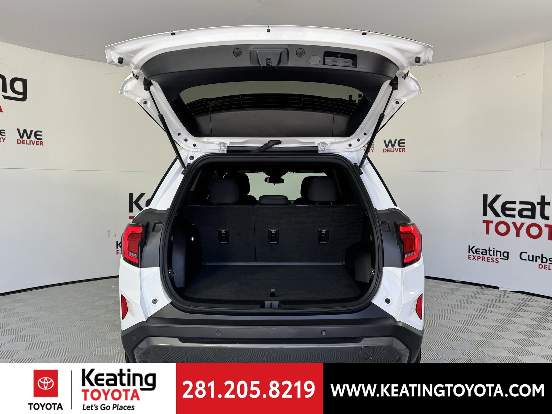 Used 2025 GMC Terrain Elevation FWD image 17