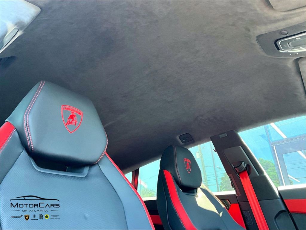 Used 2025 Lamborghini Urus SE AWD/4WD image 18