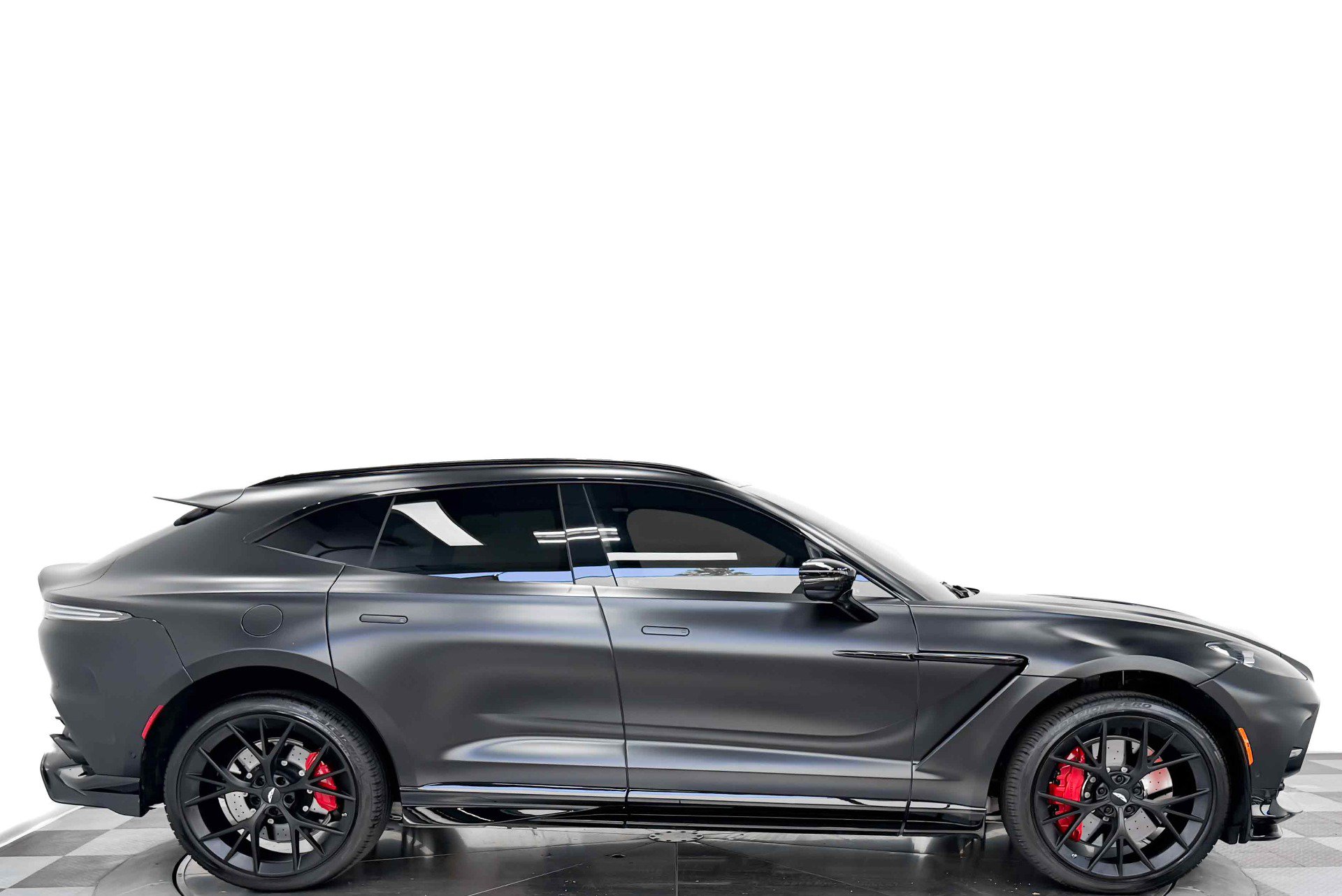 Used 2025 Aston Martin DBX 707 AWD/4WD image 2