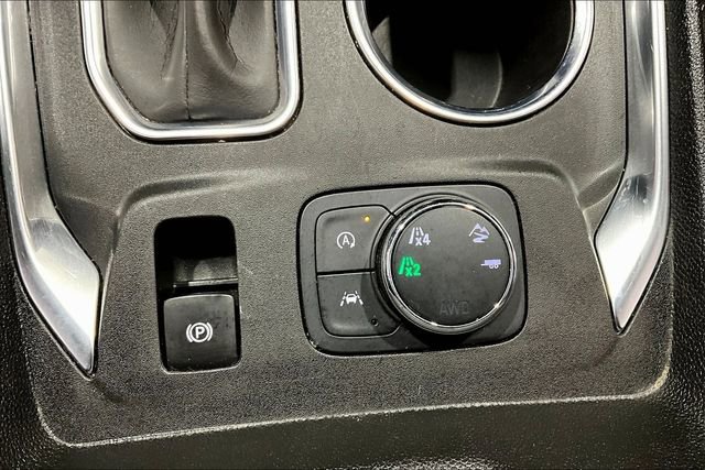 Used 2022 Chevrolet Traverse LT w/ Midnight/Sport Edition image 16