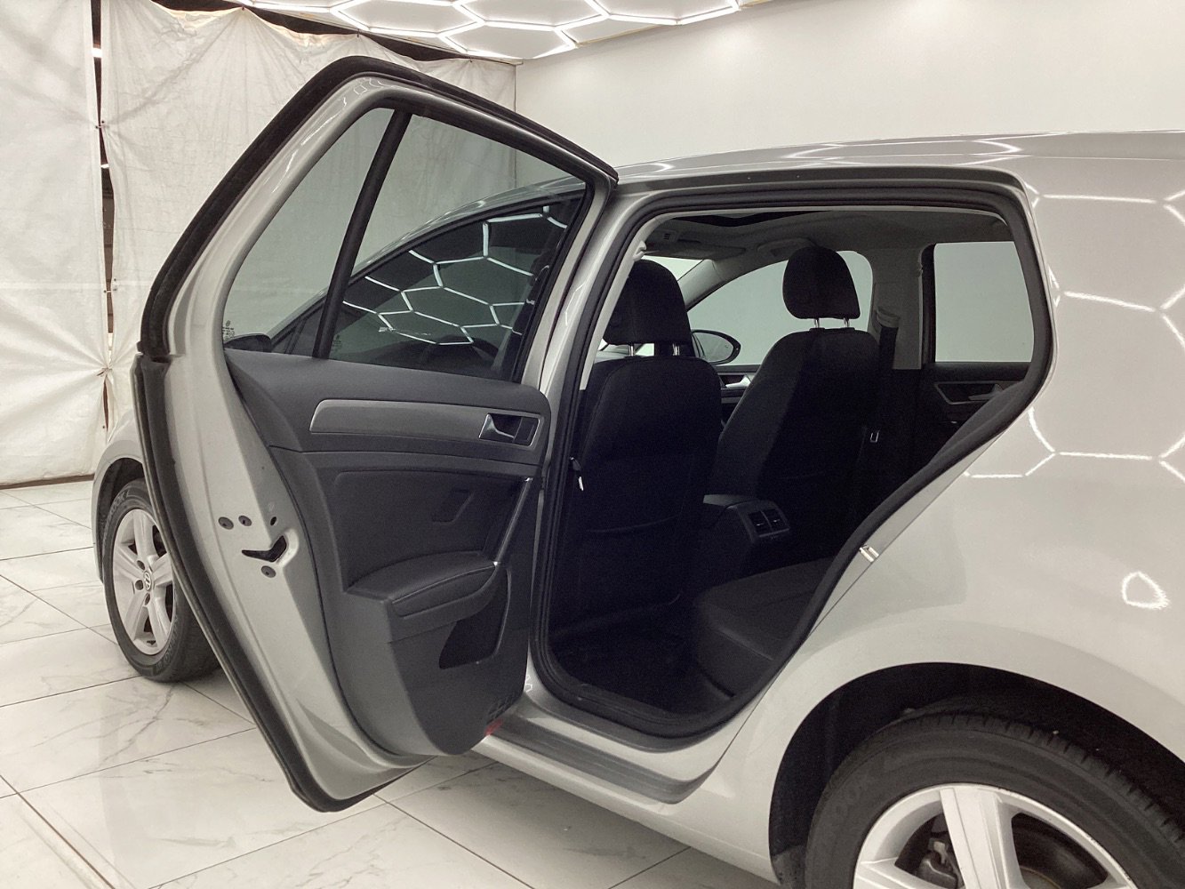 Used 2017 Volkswagen Golf Wolfsburg Edition image 22