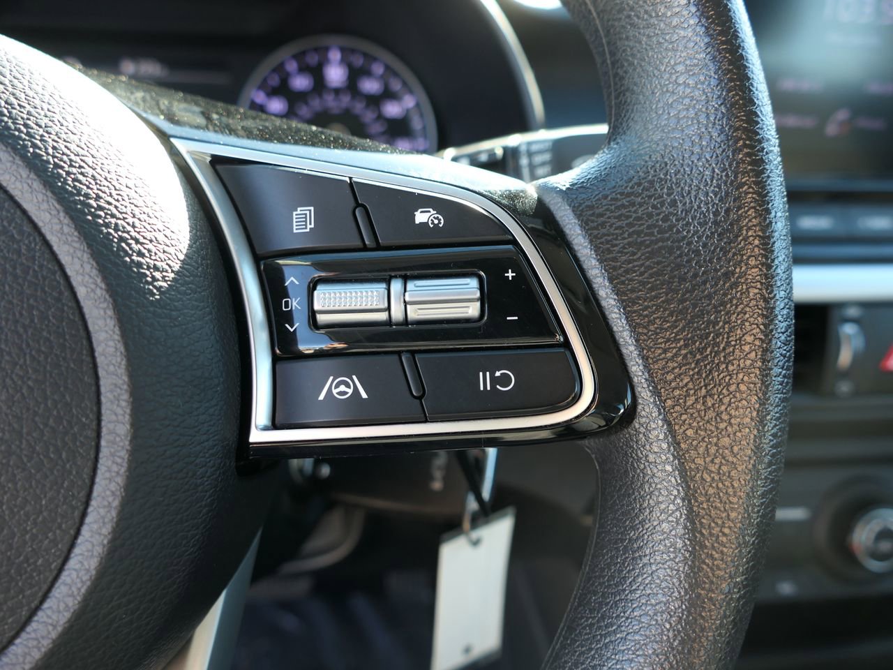 Used 2024 Kia Forte LXS image 16