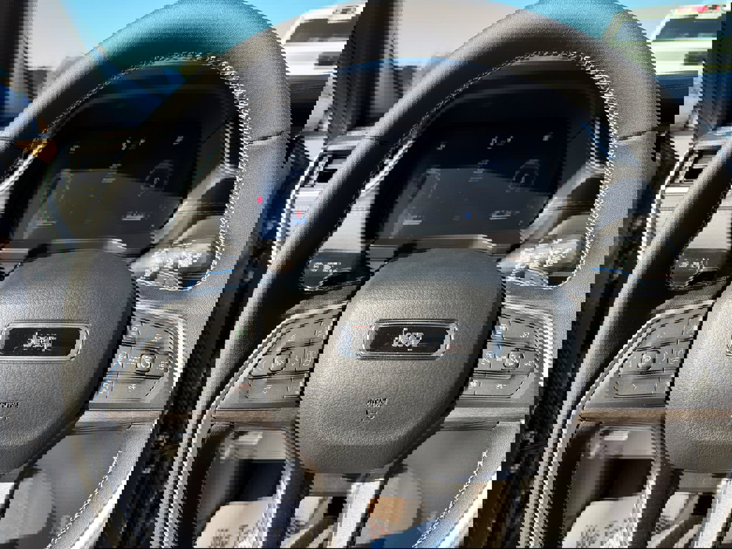 New 2025 Jeep Grand Cherokee L Limited w/ Luxury Tech Group II image 8