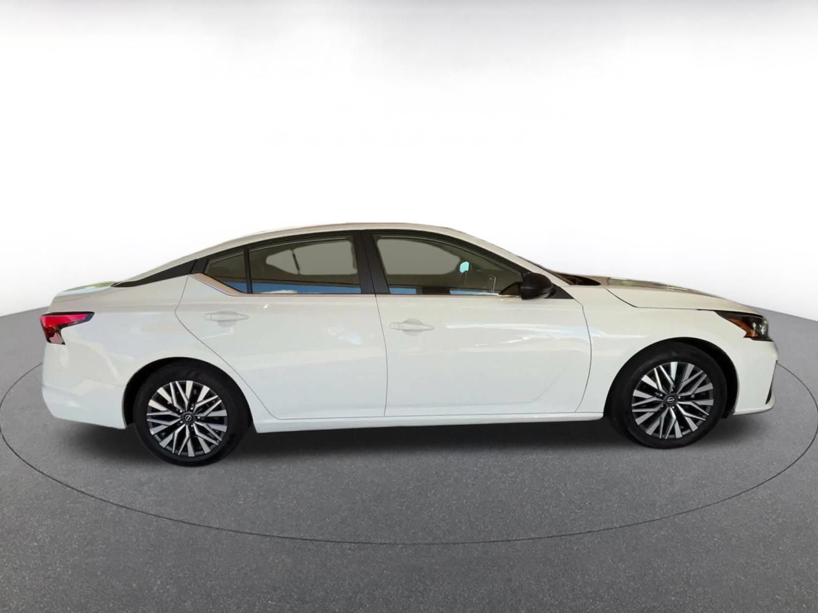 Used 2026 Nissan Altima 2.5 SV FWD image 13