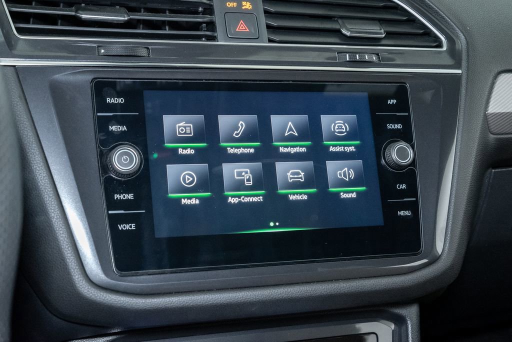 Used 2022 Volkswagen Tiguan SE R-Line image 17