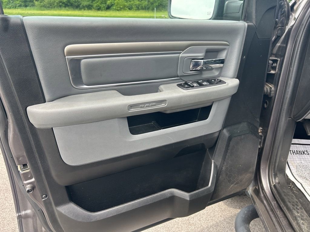 Used 2020 RAM 1500 Classic SLT AWD/4WD image 11