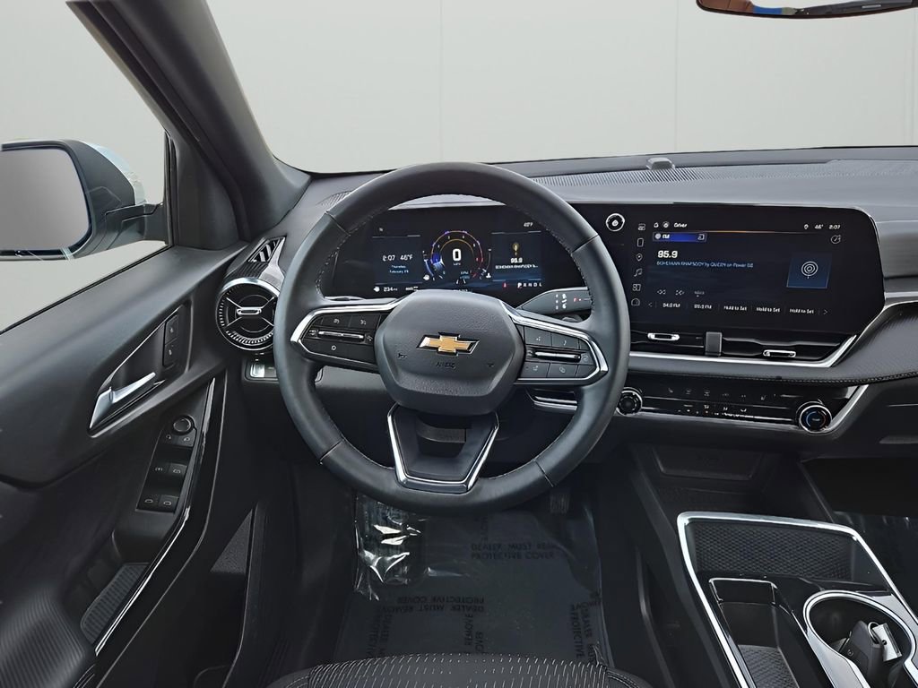 Used 2025 Chevrolet Equinox LT AWD/4WD image 24