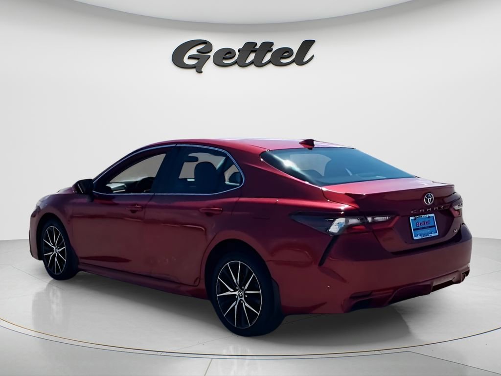 Certified 2022 Toyota Camry SE image 3