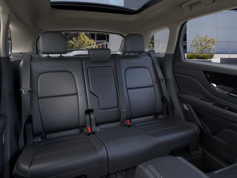 New 2025 Lincoln Corsair Reserve FWD image 11