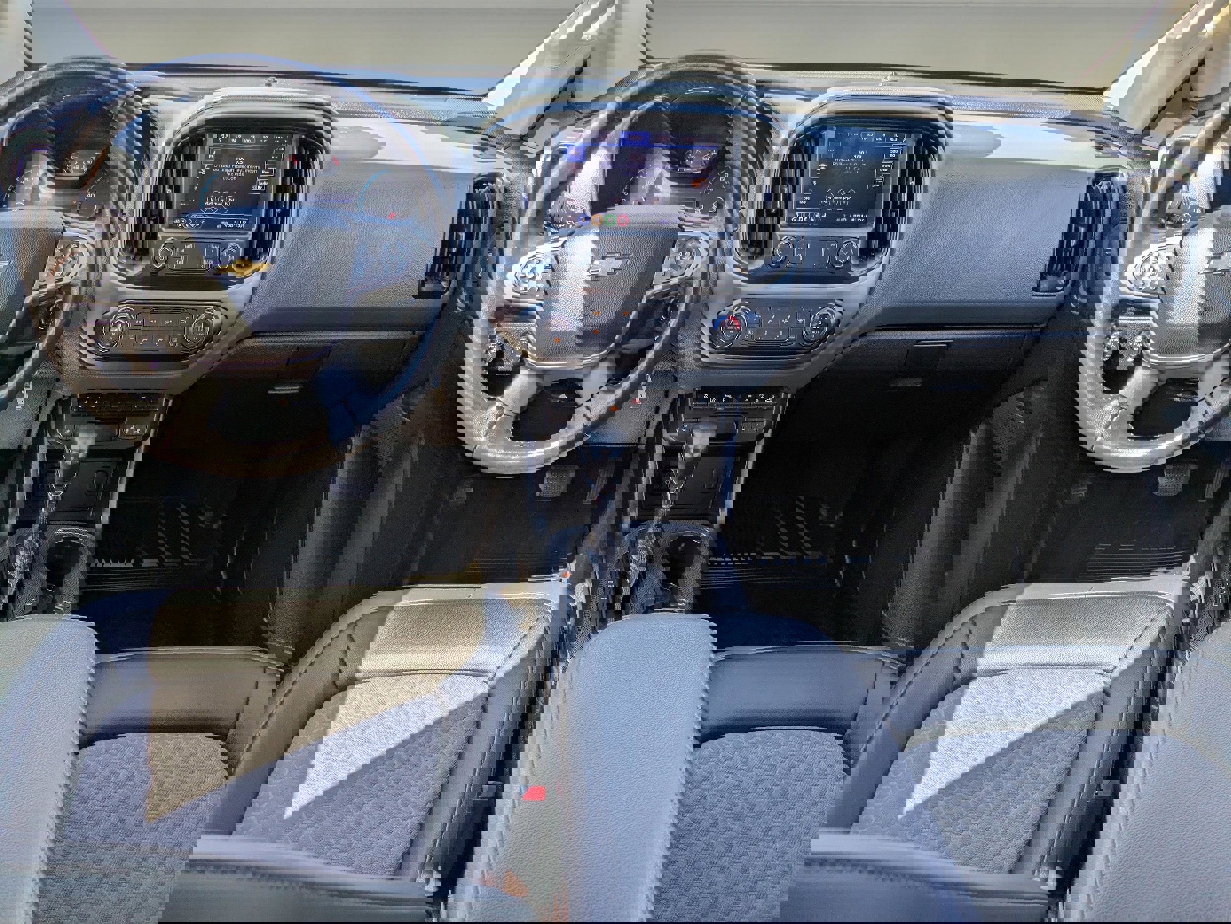 Used 2022 Chevrolet Colorado Z71 w/ Safety Package image 13