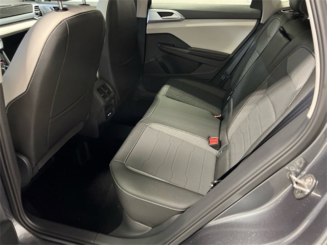 New 2026 Volkswagen Taos SE image 9