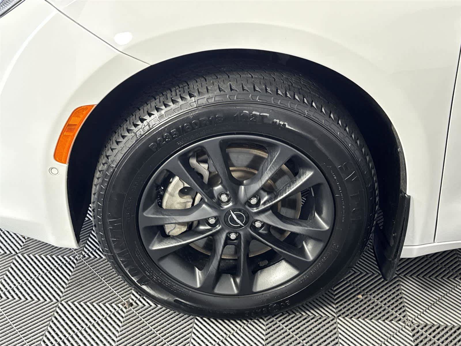 Used 2020 Chrysler Pacifica Touring-L w/ Advanced Safetytec Group AWD/4WD image 10