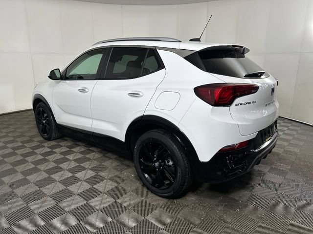 Used 2024 Buick Encore GX Sport Touring image 5