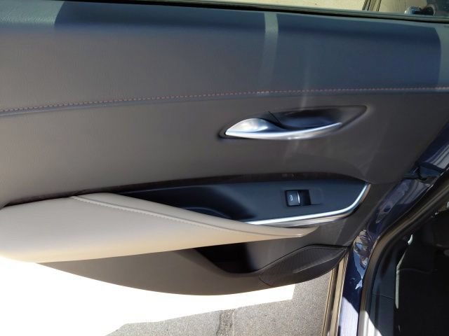 Used 2025 Cadillac XT4 Premium Luxury FWD image 28