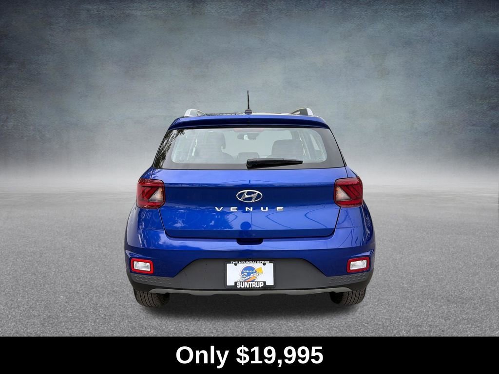 Used 2025 Hyundai Venue Limited FWD image 4