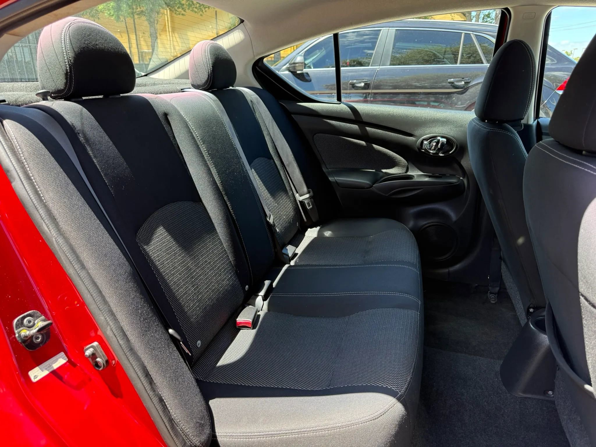Used 2014 Nissan Versa SV FWD image 15